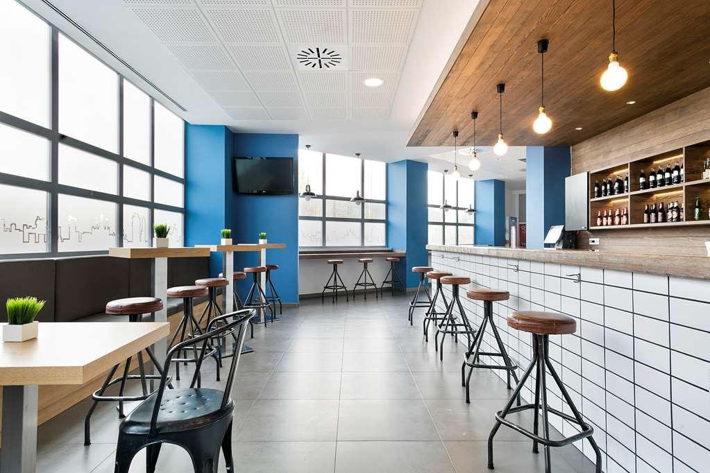 Tryp Airport