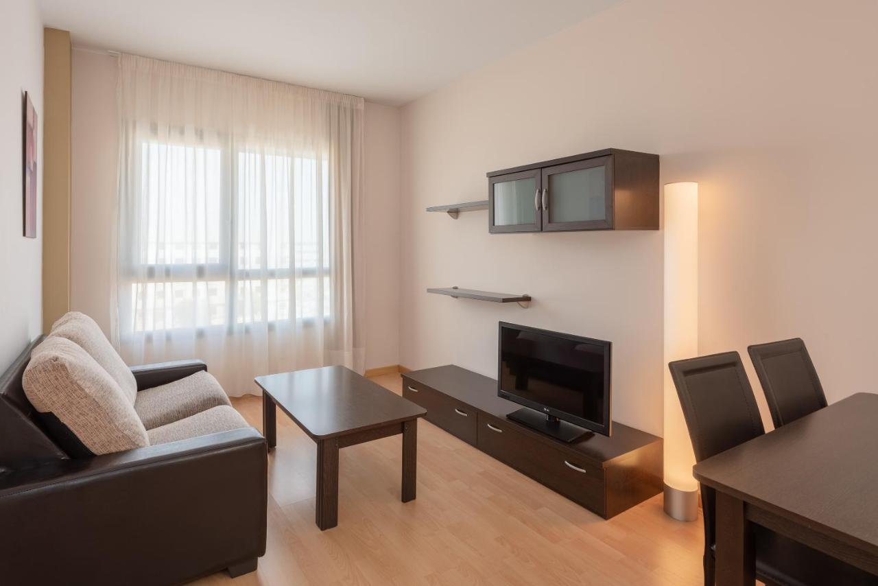 Tryp Airport Aparthotel