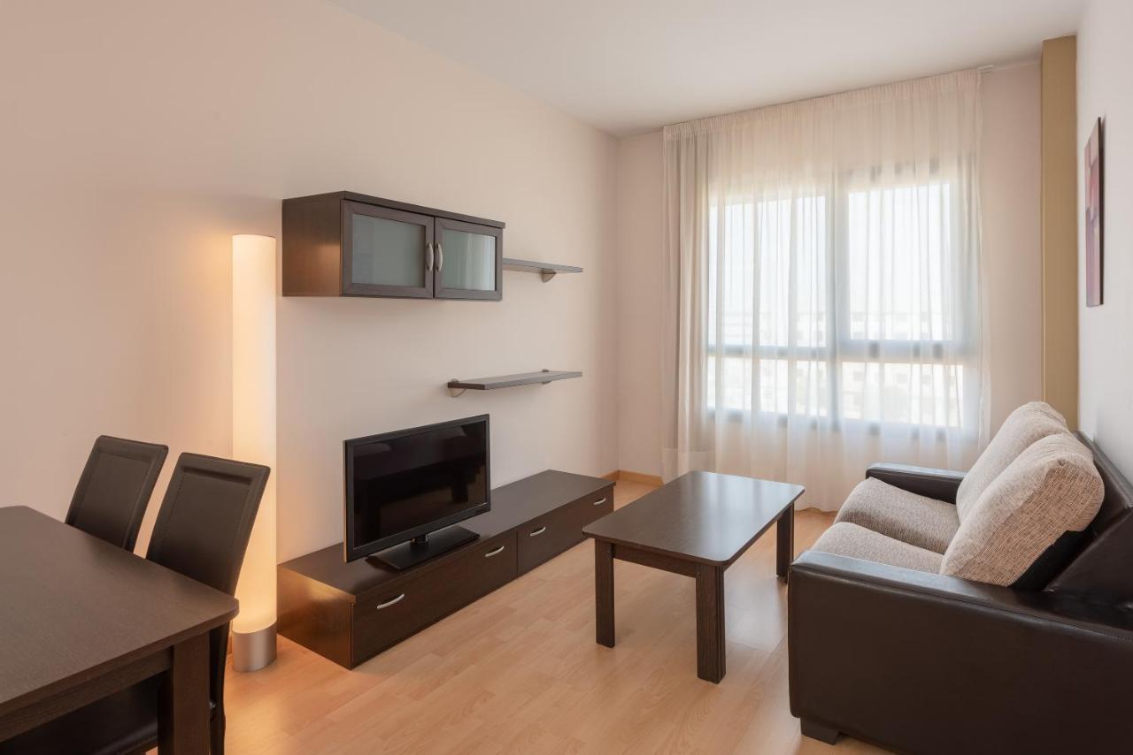 Tryp Airport Aparthotel