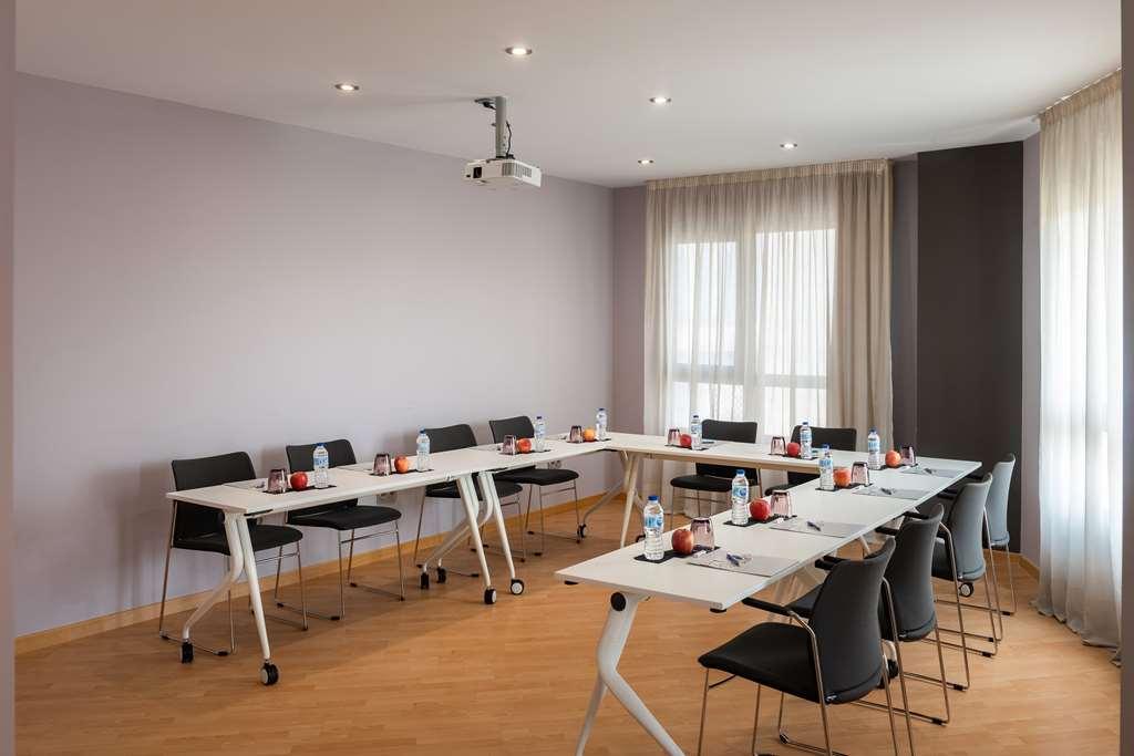 Apartahotel Tryp Airport *