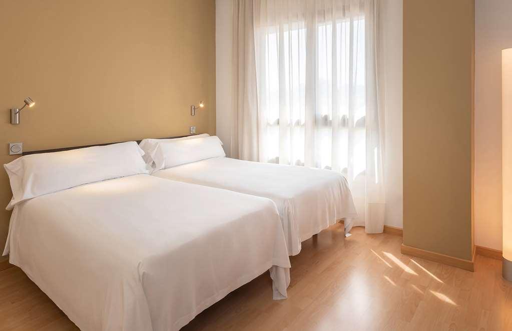 Tryp Airport Apartahotel