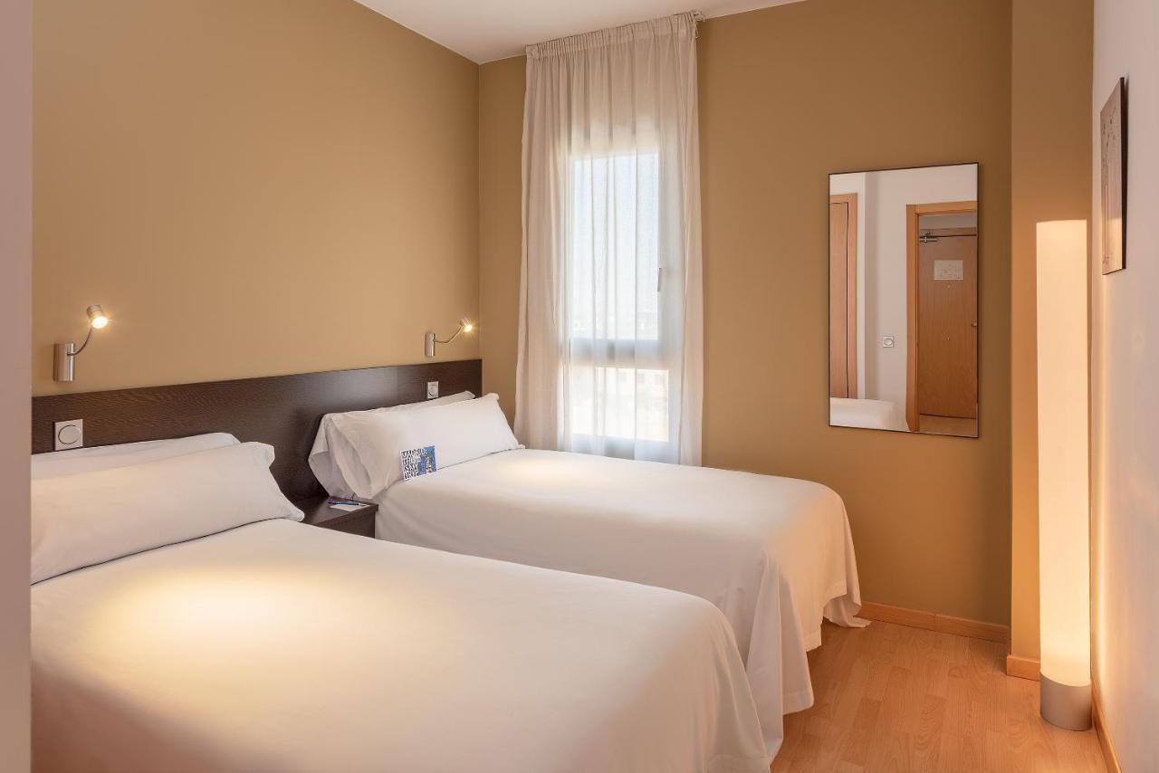 Tryp Airport Apartahotel *